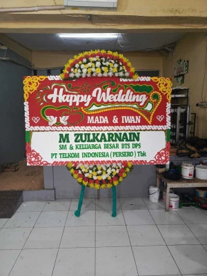 Papan Bunga di Tanah Sereal